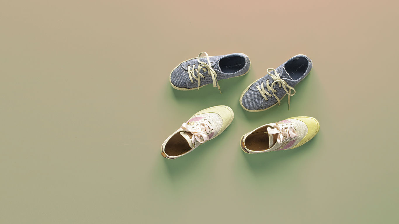 Sneakers_HEADER_GEO_3